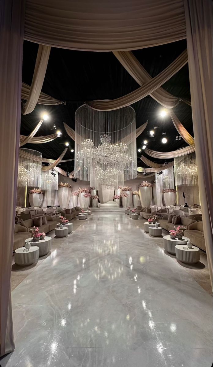 Ballroom Arwana